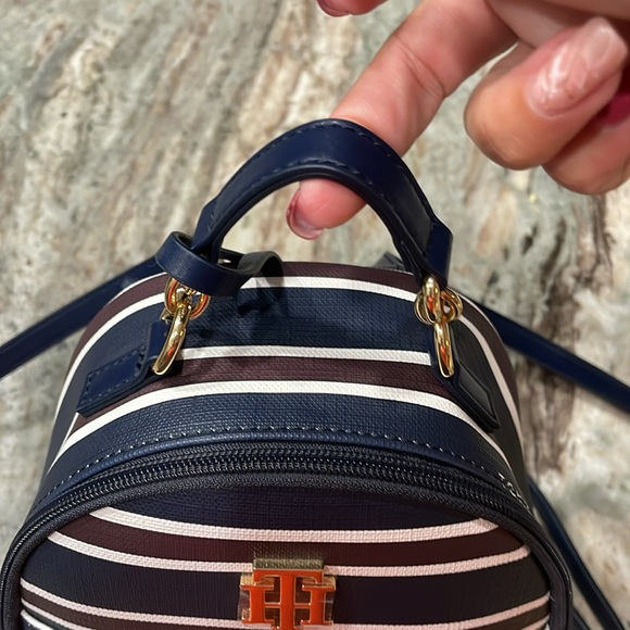 Tommy Hilfiger mini backpack - Picture 3 of 10